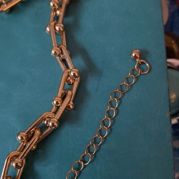 18” gold tone necklace with 2”extender paper clip style - Picture 4 of 4